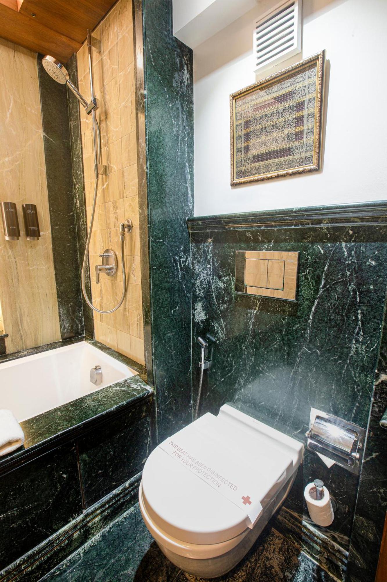 Hotel Bawa Continental Mumbai Room photo