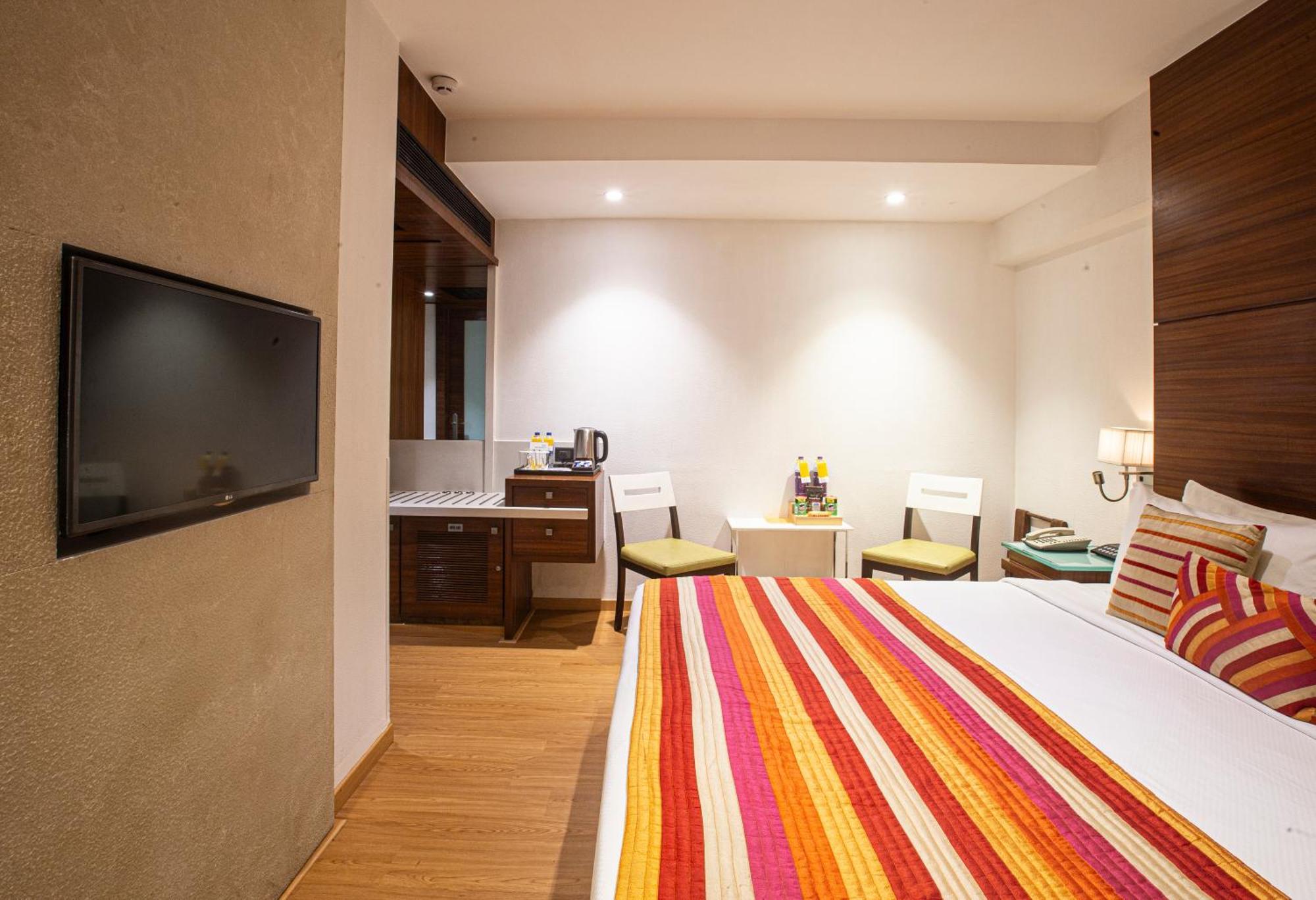 Hotel Bawa Continental Mumbai Exterior photo
