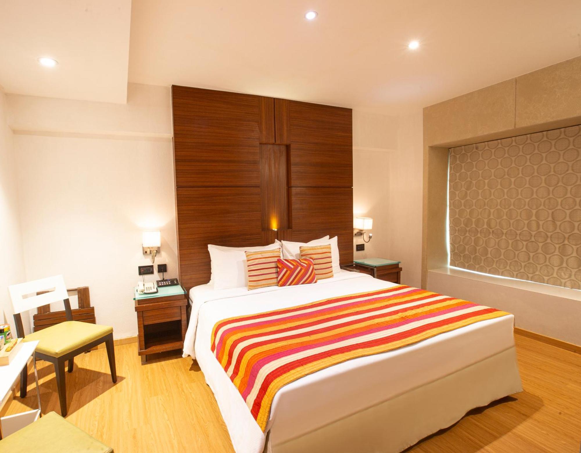 Hotel Bawa Continental Mumbai Exterior photo