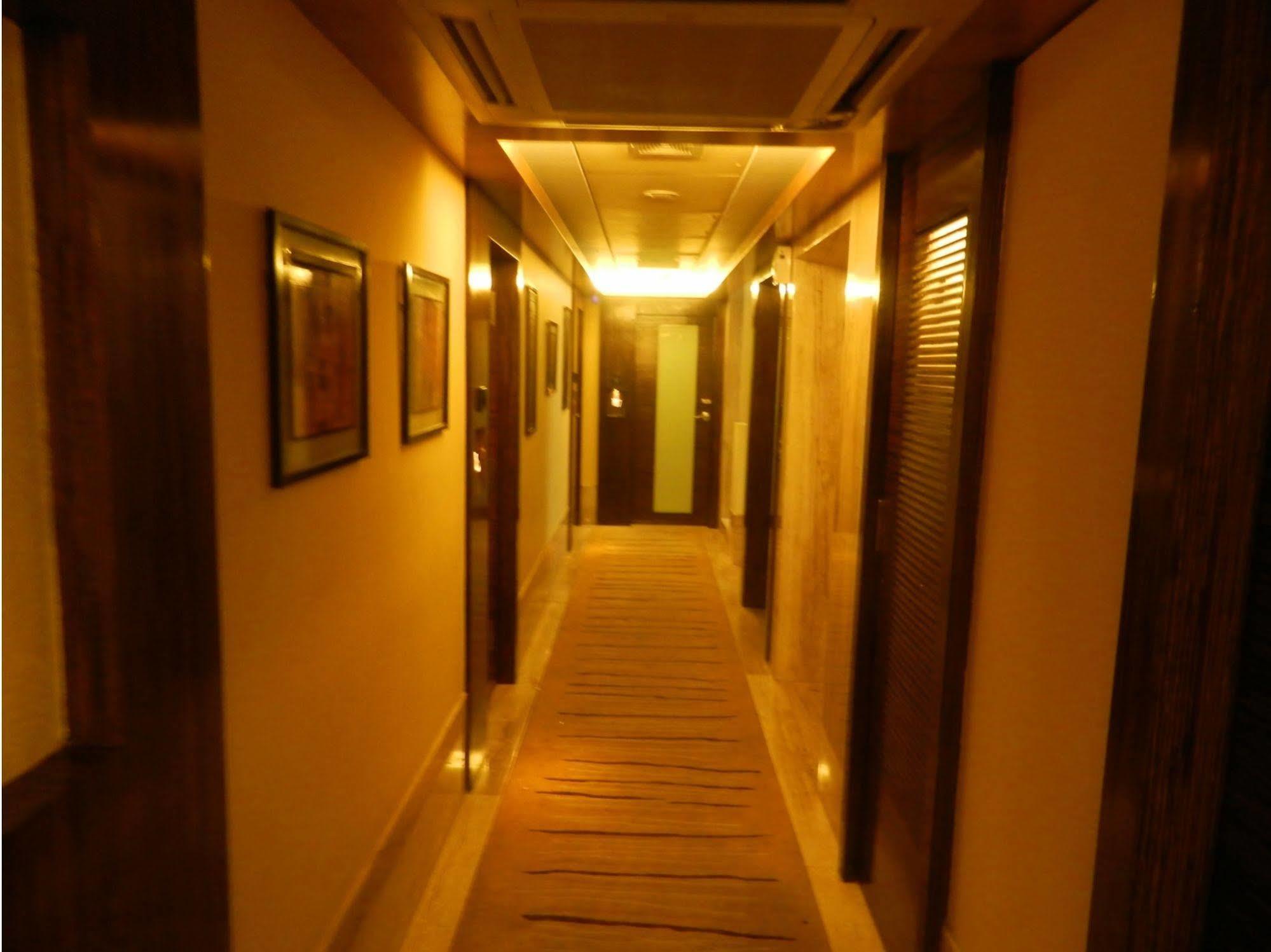 Hotel Bawa Continental Mumbai Exterior photo